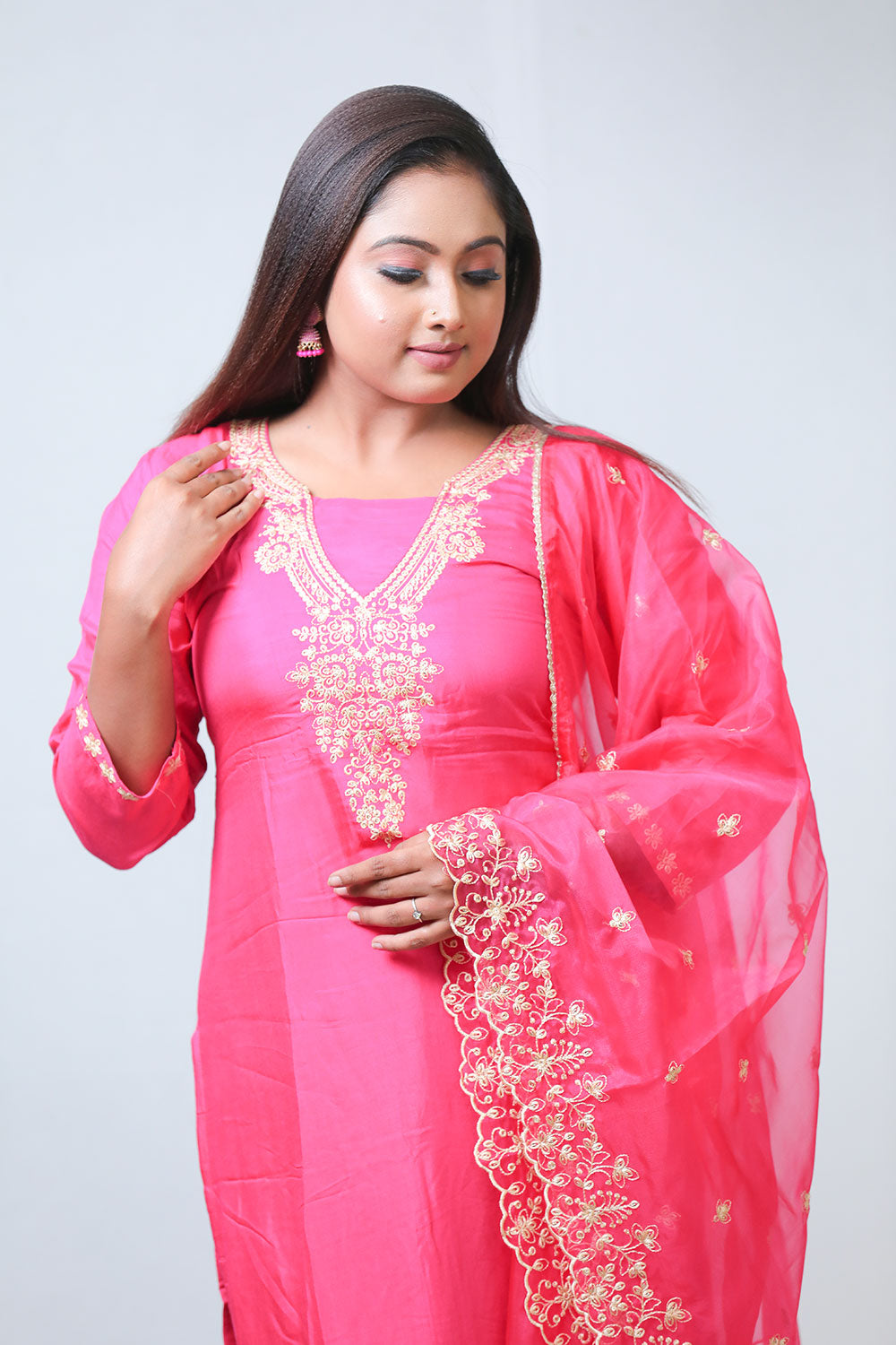 Elegant Women’s Pure Muslin Embroidery and Sequins Work Set with Organza Dupatta and Lining – Pink