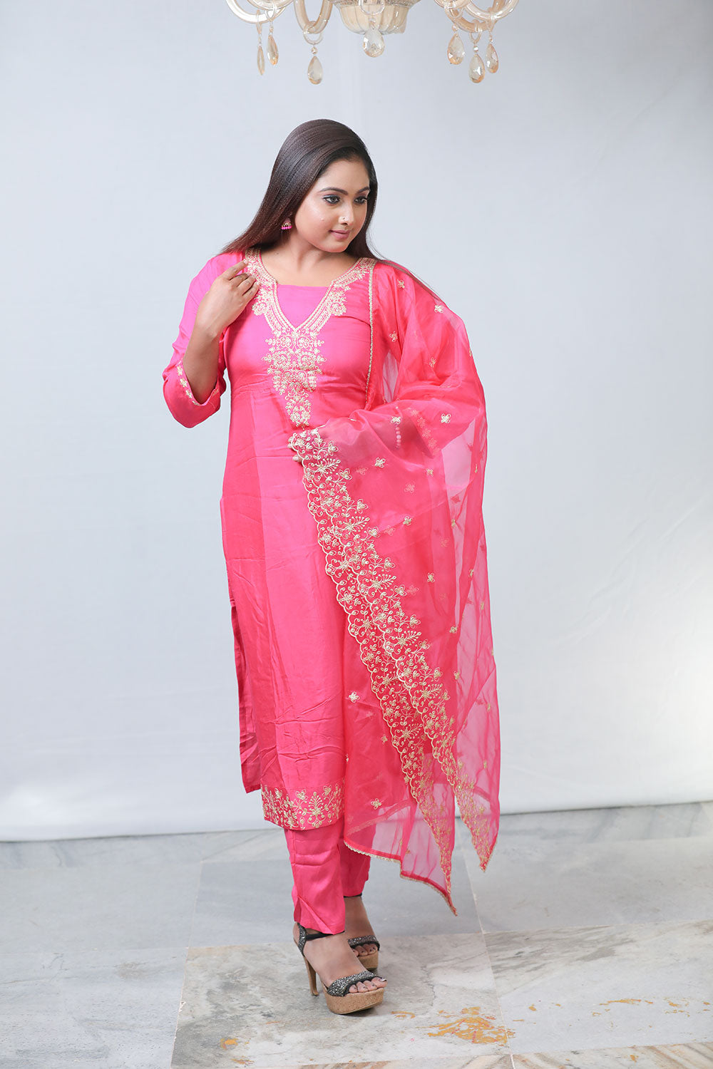 Elegant Women’s Pure Muslin Embroidery and Sequins Work Set with Organza Dupatta and Lining – Pink